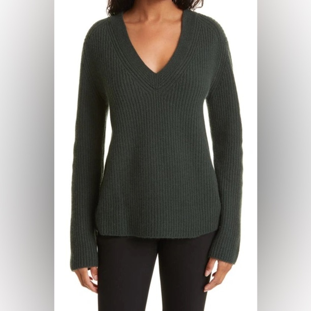 Vince V Neck Wool Cashmere Sweater Size Large in Mineral Stone Ribbed Green
